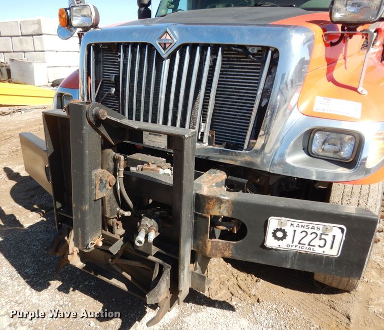 image for item DK7647 2007 International 7400  dump truck