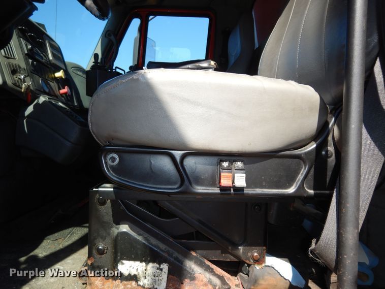 image for item DK7647 2007 International 7400  dump truck