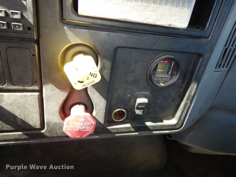 image for item DK7647 2007 International 7400  dump truck