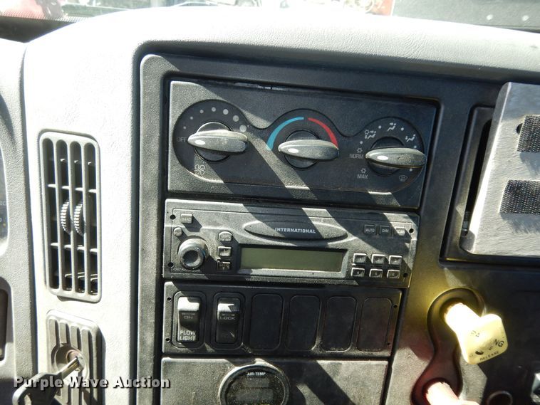 image for item DK7647 2007 International 7400  dump truck