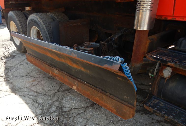 image for item DK7647 2007 International 7400  dump truck