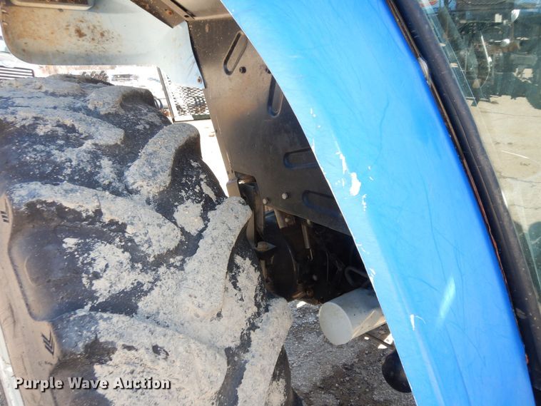 image for item DK7648 2003 New Holland TS100  tractor