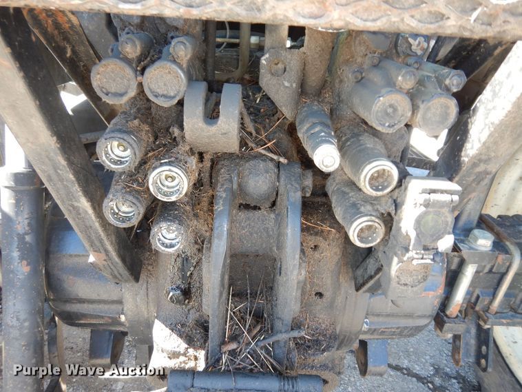 image for item DK7648 2003 New Holland TS100  tractor