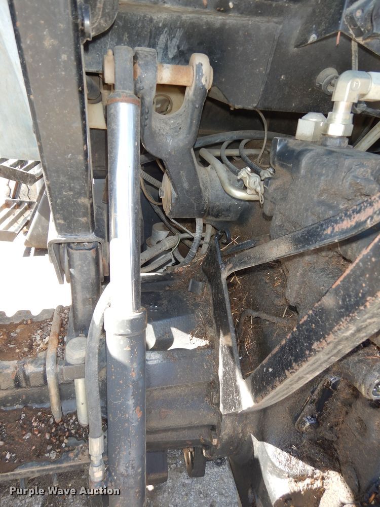 image for item DK7648 2003 New Holland TS100  tractor