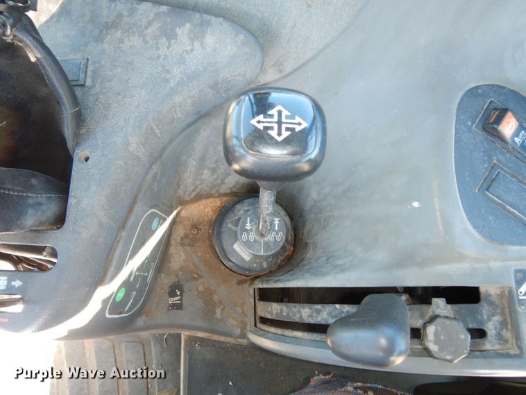 image for item DK7648 2003 New Holland TS100  tractor