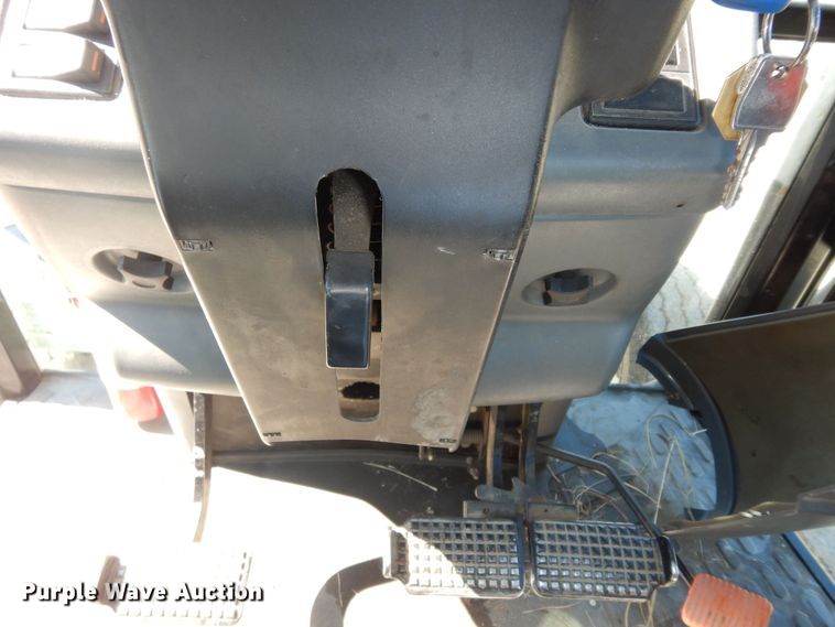 image for item DK7648 2003 New Holland TS100  tractor