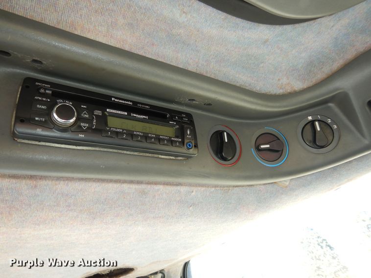 image for item DK7648 2003 New Holland TS100  tractor