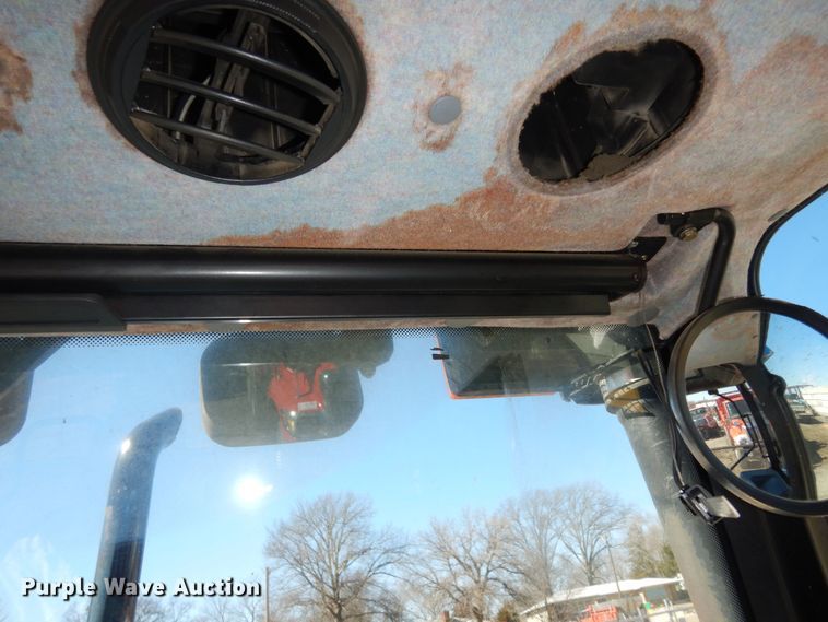 image for item DK7648 2003 New Holland TS100  tractor