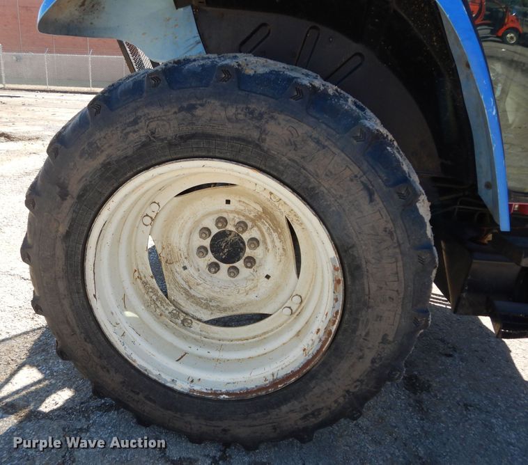 image for item DK7648 2003 New Holland TS100  tractor