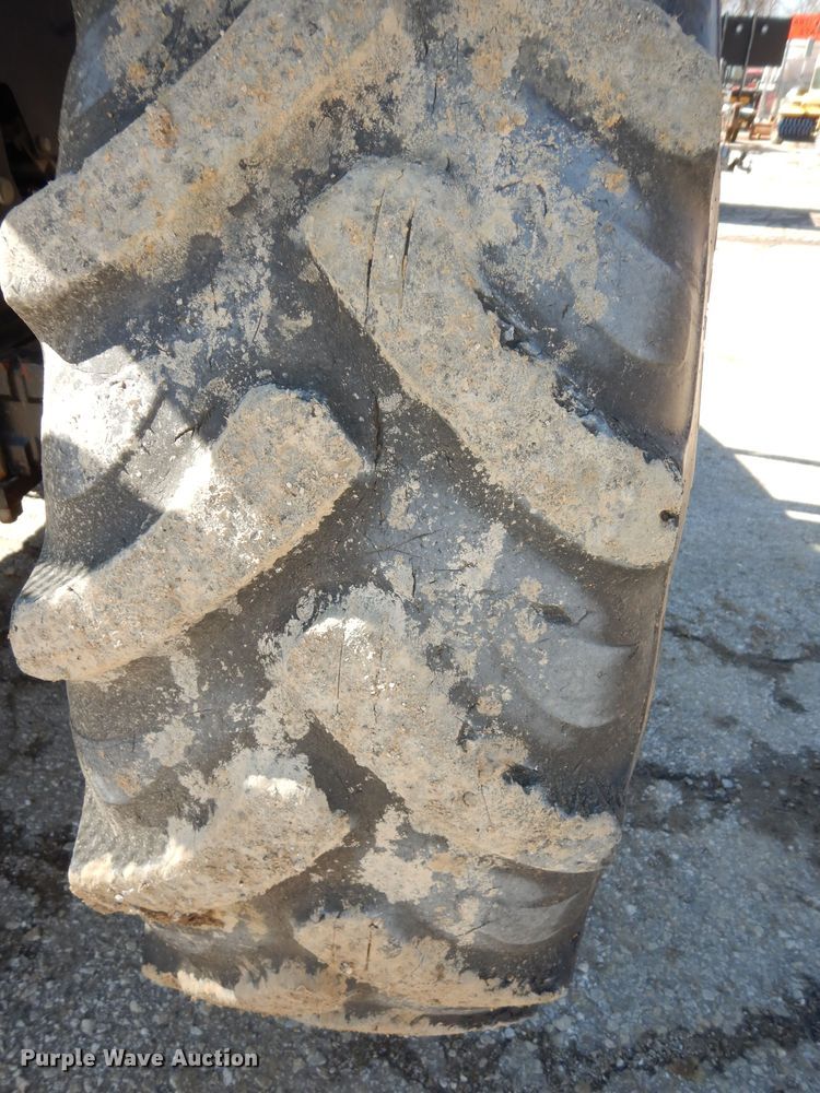 image for item DK7648 2003 New Holland TS100  tractor