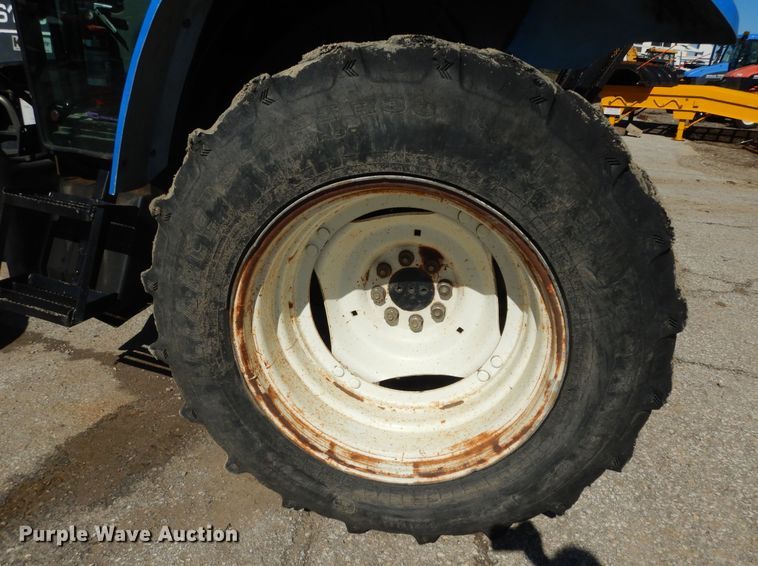 image for item DK7648 2003 New Holland TS100  tractor
