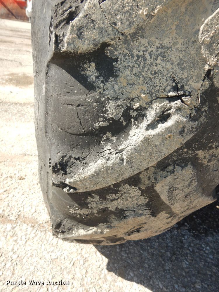 image for item DK7648 2003 New Holland TS100  tractor