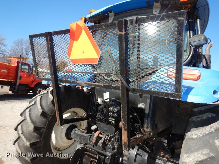 image for item DK7649 2006 New Holland TS110A  tractor