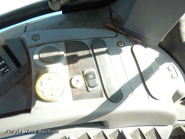 image for item DK7649 2006 New Holland TS110A  tractor