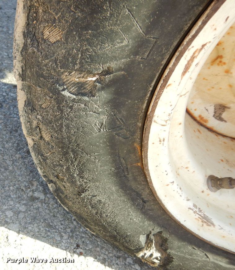 image for item DK7649 2006 New Holland TS110A  tractor