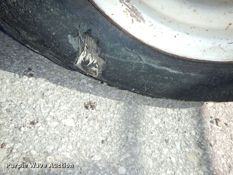 image for item DK7649 2006 New Holland TS110A  tractor