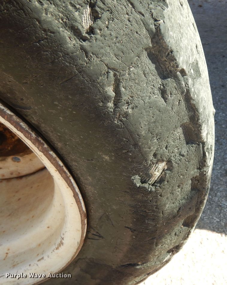 image for item DK7649 2006 New Holland TS110A  tractor