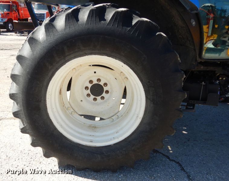 image for item DK7649 2006 New Holland TS110A  tractor