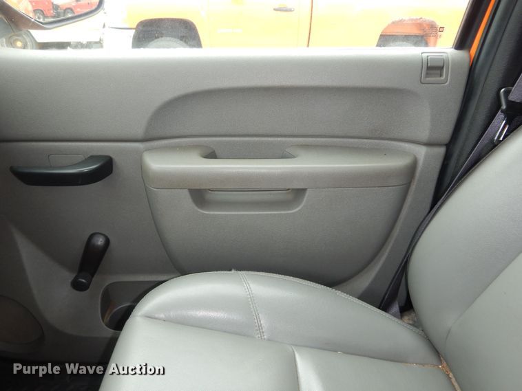 image for item DM3199 2012 Chevrolet Silverado 2500HD  pickup truck