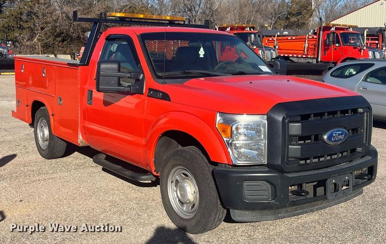 image for item DQ4098 2011 Ford F250 Super Duty  utility bed pickup truck