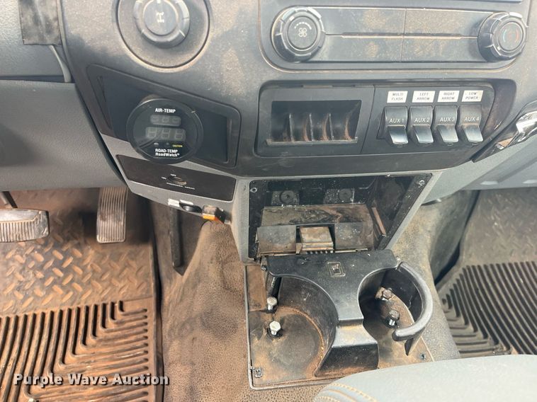 image for item DQ4098 2011 Ford F250 Super Duty  utility bed pickup truck