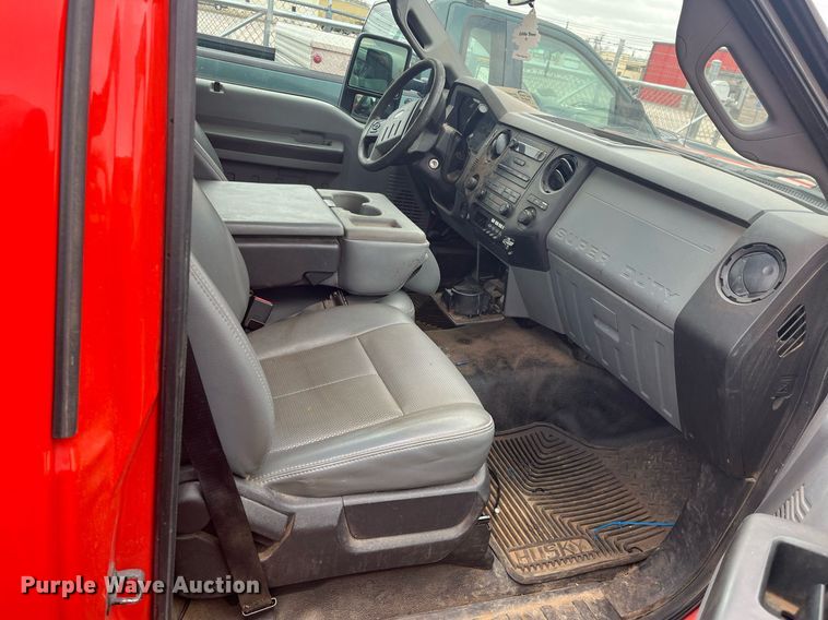 image for item DQ4098 2011 Ford F250 Super Duty  utility bed pickup truck