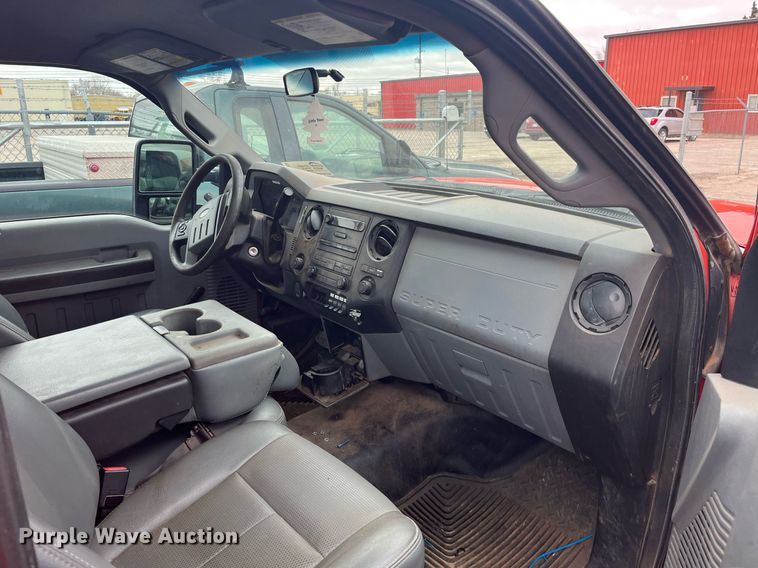 image for item DQ4098 2011 Ford F250 Super Duty  utility bed pickup truck