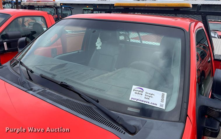 image for item DQ4098 2011 Ford F250 Super Duty  utility bed pickup truck