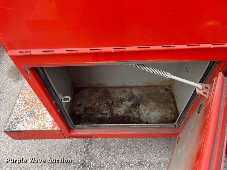 image for item DQ4098 2011 Ford F250 Super Duty  utility bed pickup truck