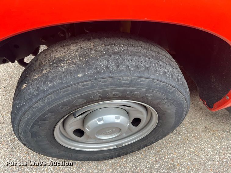 image for item DQ4098 2011 Ford F250 Super Duty  utility bed pickup truck