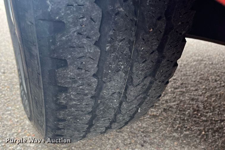 image for item DQ4098 2011 Ford F250 Super Duty  utility bed pickup truck