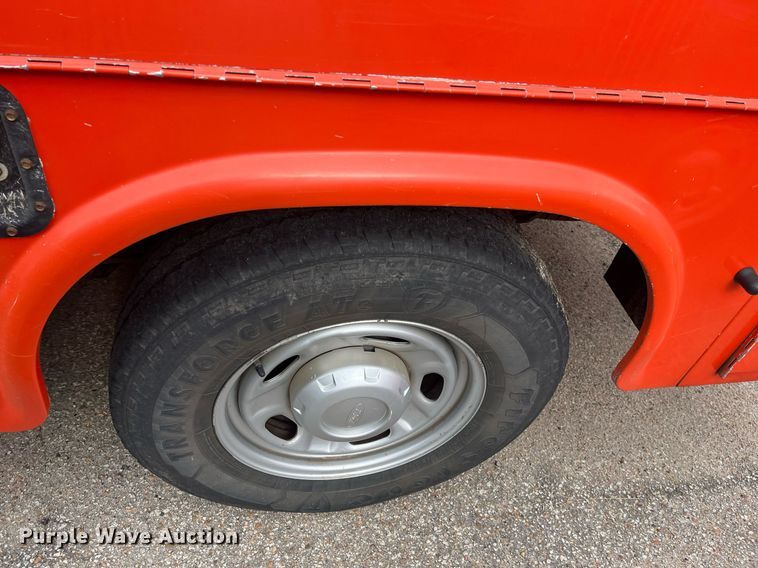 image for item DQ4098 2011 Ford F250 Super Duty  utility bed pickup truck