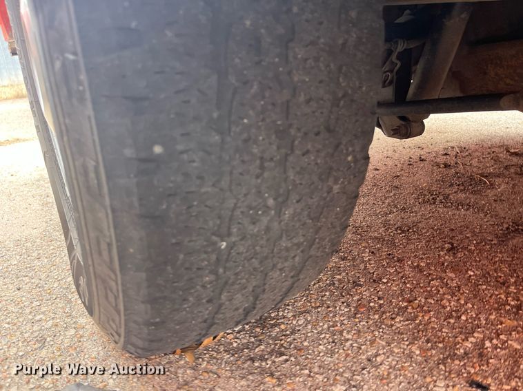 image for item DQ4098 2011 Ford F250 Super Duty  utility bed pickup truck