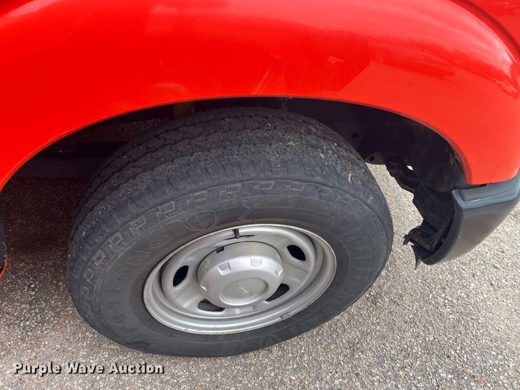 image for item DQ4098 2011 Ford F250 Super Duty  utility bed pickup truck