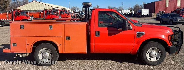 image for item DQ4099 2009 Ford F250 Super Duty  utility bed pickup truck