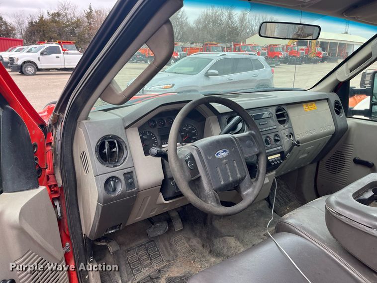 image for item DQ4099 2009 Ford F250 Super Duty  utility bed pickup truck