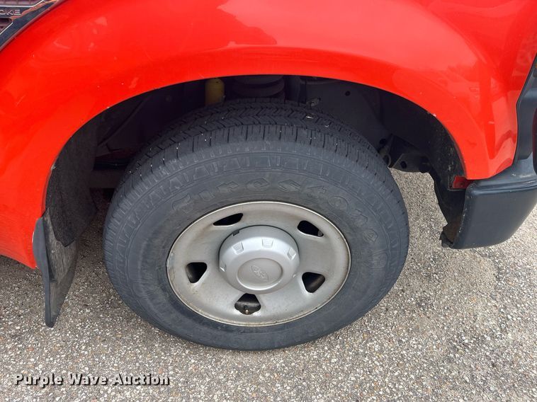 image for item DQ4099 2009 Ford F250 Super Duty  utility bed pickup truck