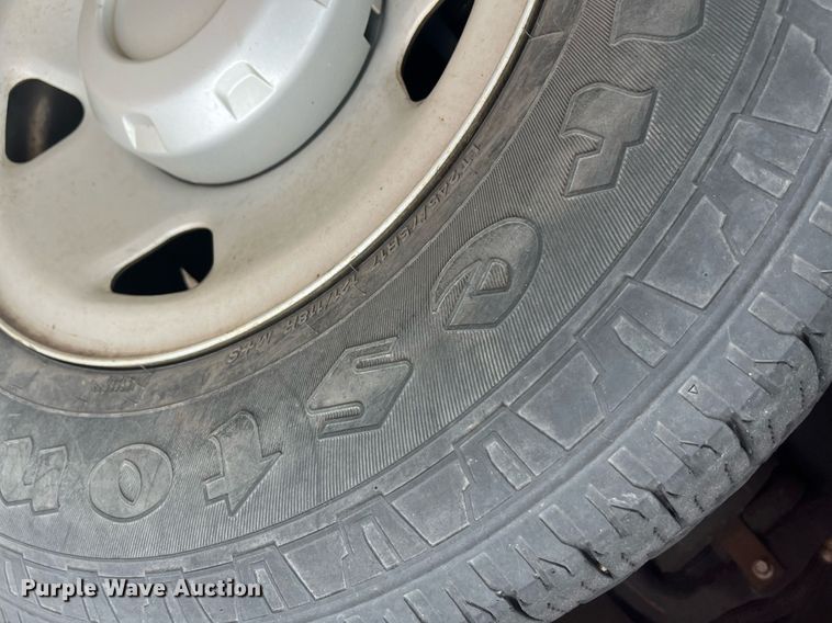 image for item DQ4099 2009 Ford F250 Super Duty  utility bed pickup truck