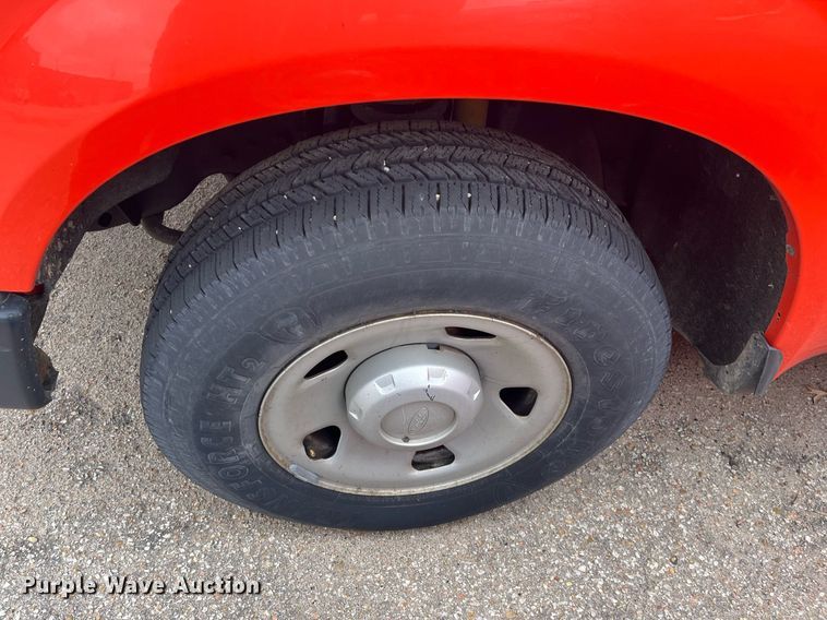 image for item DQ4099 2009 Ford F250 Super Duty  utility bed pickup truck