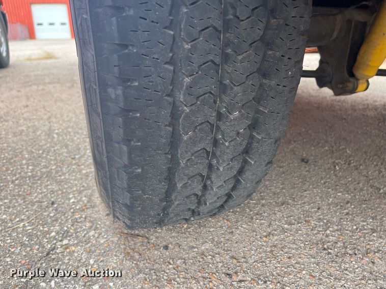 image for item DQ4099 2009 Ford F250 Super Duty  utility bed pickup truck