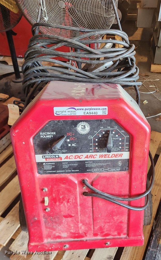 image for item EA9440 Lincoln AC/DC 225/125  welder