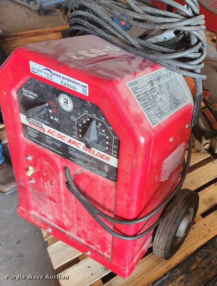 image for item EA9440 Lincoln AC/DC 225/125  welder