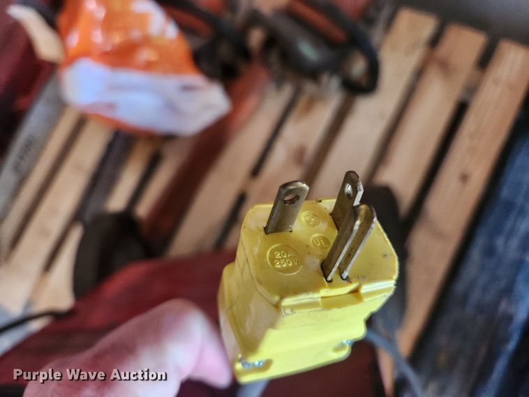 image for item EA9440 Lincoln AC/DC 225/125  welder