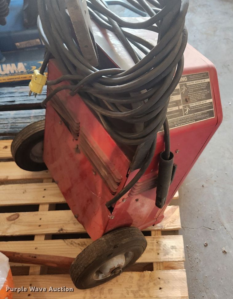 image for item EA9440 Lincoln AC/DC 225/125  welder