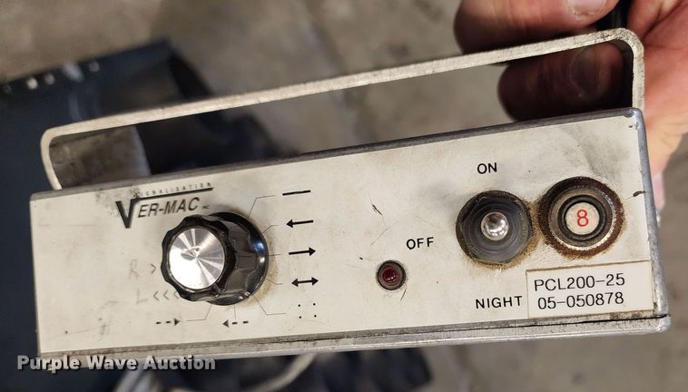 image for item IL9084 2005 Ver-Mac  arrow board