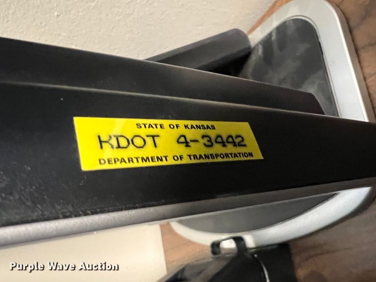 image for item KR9577 (12) monitors