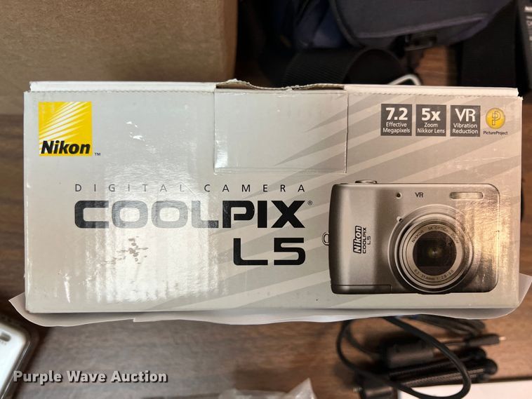 image for item KR9578 (3) digital cameras