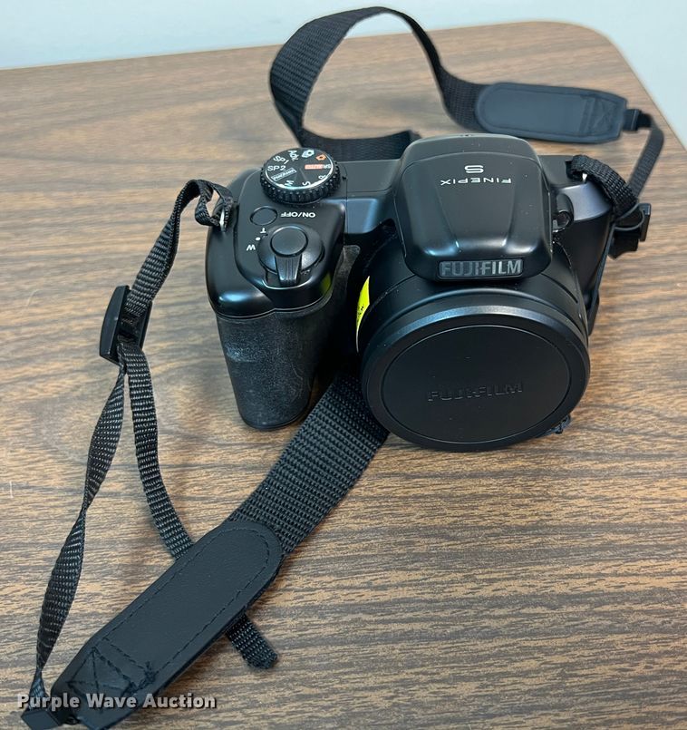 image for item KR9578 (3) digital cameras