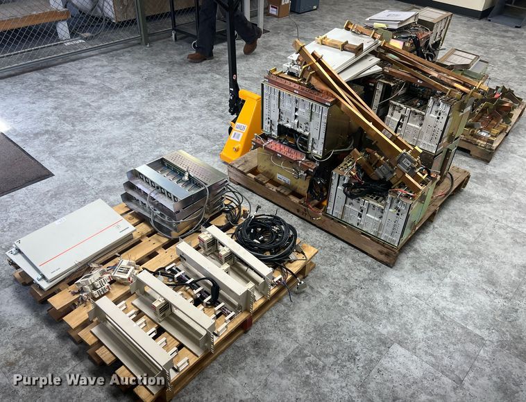 image for item KR9579 (13) Alcatel-Lucent MDR-8000 digital microwave radios