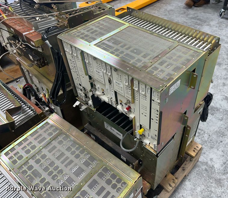 image for item KR9579 (13) Alcatel-Lucent MDR-8000 digital microwave radios